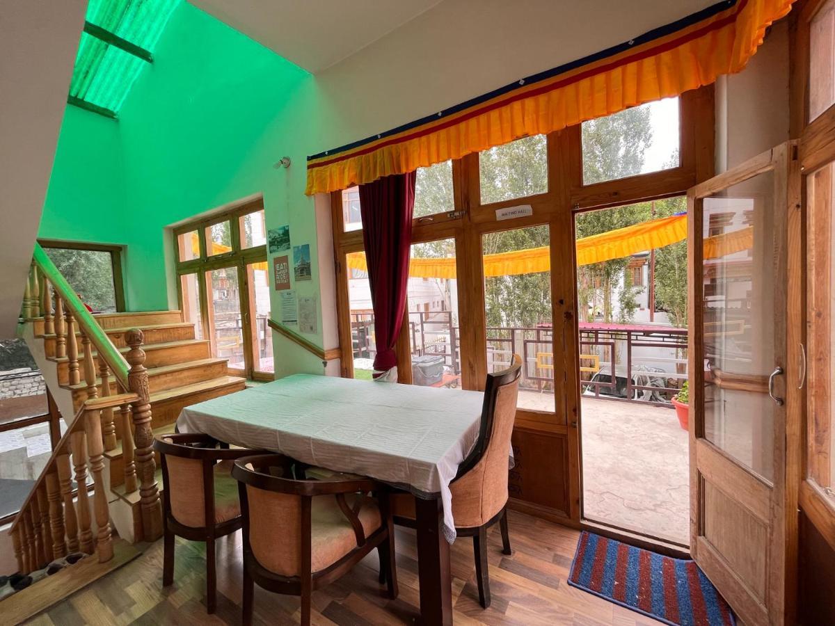 Safarnama Homestay Лех Екстериор снимка